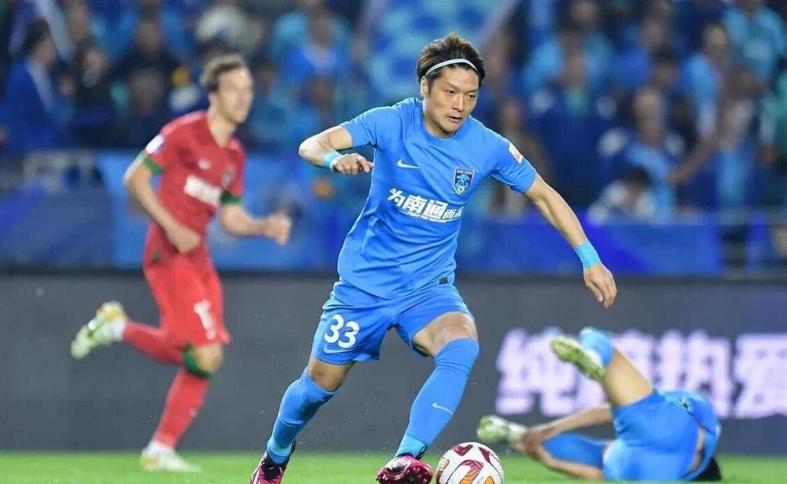 这些，是叶家直系成员的座位。
